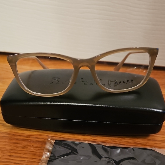 Ralph Lauren Beige Eyeglasses with Black Case - Picture 5 of 5